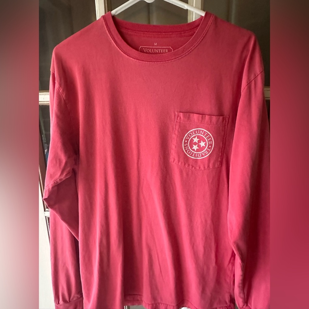 Volunteer Traditions men’s long sleeve medium shirt